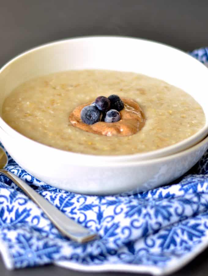 Upgrade your regular breakfast to this ultra creamy & rich bowl of almond and coconut oatmeal gorgeousness and I promise you won’t be disappointed!