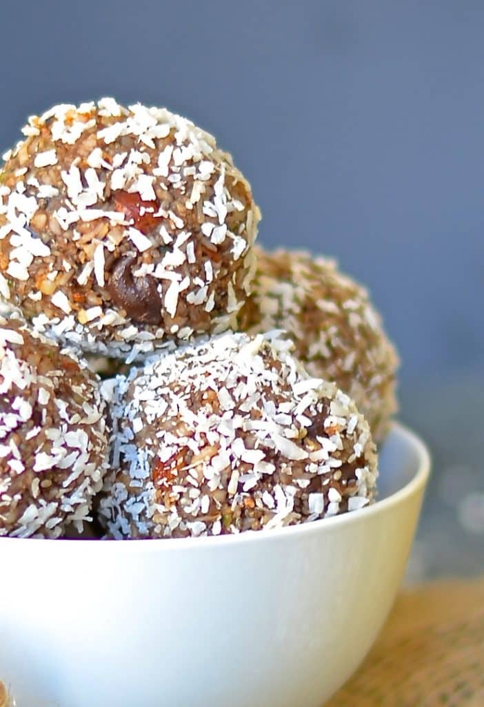 Chocolate & coffee join forces with nutrient rich, power giving nuts & seeds in these moist & decadent Mocha Hazelnut Power Balls. A healthy, energy boosting snack has never tasted so good!