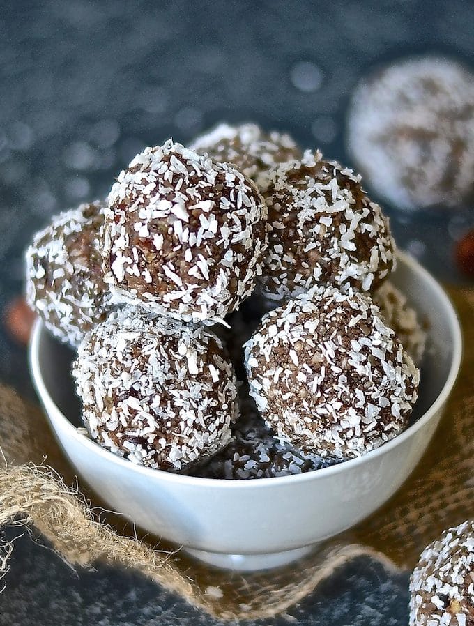 Chocolate & coffee join forces with nutrient rich, power giving nuts & seeds in these moist & decadent Mocha Hazelnut Power Balls. A healthy, energy boosting snack has never tasted so good!