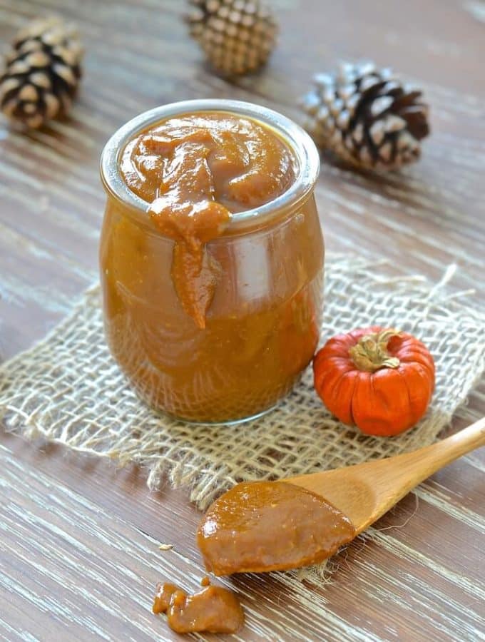 Silky, creamy & rich Vegan Pumpkin Caramel Sauce that takes only 5 minutes to make! It's so ridiculously easy to make is just full of sweet pumpkin deliciousness! Be prepared to want to eat it on literally everything.......