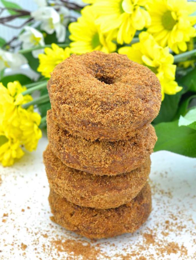 Moist, soft & fluffy, oil-free Pumpkin Orange Donuts. Baked to perfection then rolled in sugar. So easy to make & no mixer required! All you need is a spoon & a bowl. No donut pan? Don't worry, I've got you covered, but just so's you know....everything tastes better in donut shape! ;O) www.avirtualvegan.com