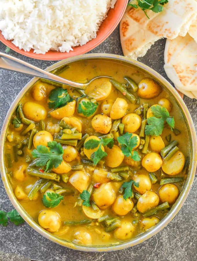 A really super simple Green Bean & Potato Curry that is budget friendly, only has 8 ingredients & needs no fancy schmancy spices.