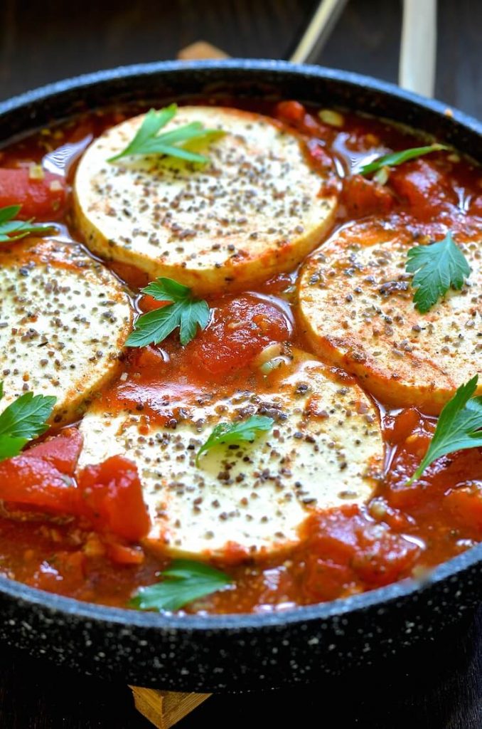 Close up shot of Vegan Shakshuka in a pan 