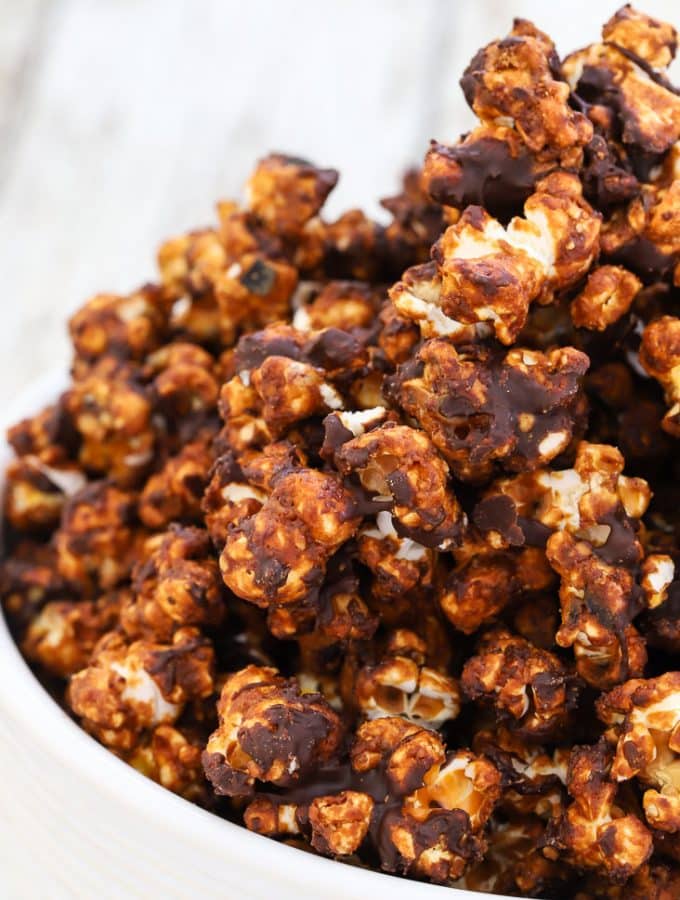 close up hot of caramel chocolate vegan popcorn in a bowl